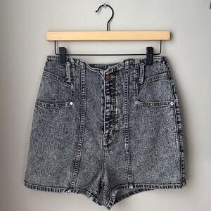 Happy Nature Ultra High Waisted Seamed Vintage-Inspired Acid Wash Denim Shorts